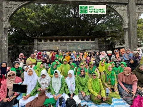 Sambut Ramadhan, Muslimat NU Taiwan Ziarah Makam Jenderal Muslim Tiongkok