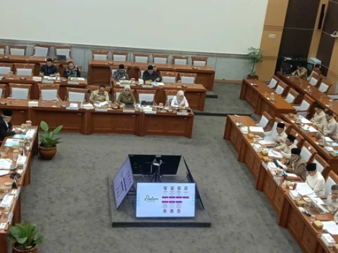 DPR Minta Pemerintah Siapkan Peta Jalan Pendanaan MBG Pascaputusan MK