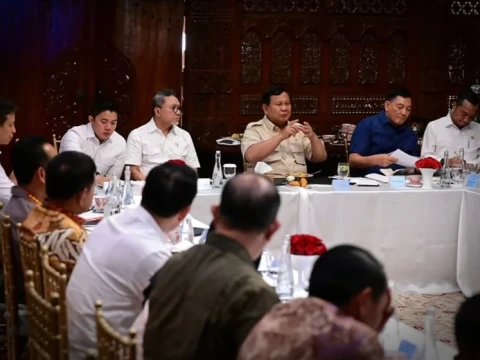 Prabowo Instruksikan Perbaikan Menyeluruh Program MBG Imbas Ribuan Anak Keracunan