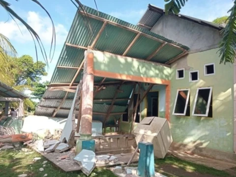 45 Rumah Rusak dan 1.160 Warga Mengungsi Akibat Gempa M7,7 di Sulawesi Utara