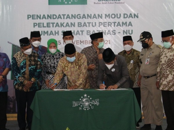 Bangun Rumah Sehat, PBNU-Baznas RI Lakukan Peletakan Batu Pertama