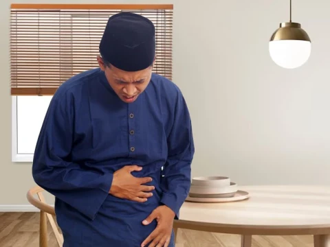 3 Cara Redakan Asam Lambung Kambuh Saat Puasa Ramadhan