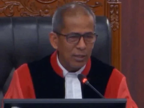 Hakim MK Minta Data Perbandingan Gaji Bersih Dosen PTN-BH, PTN Non-BH, dan Swasta