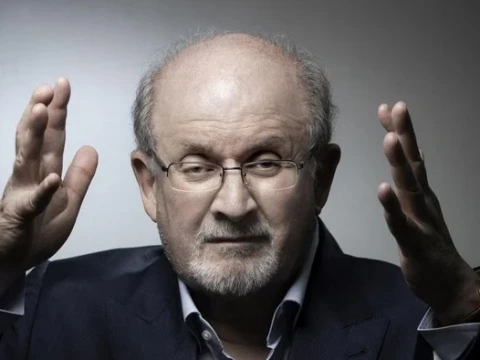 Salman Rushdie Ditikam, Berikut Riwayat Kelam Ayat-ayat Setannya