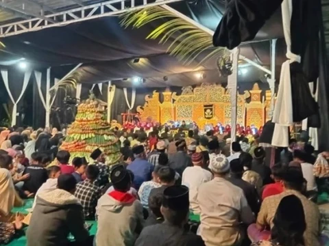 Tradisi Sedekah Bumi dan Jamasan Pusaka Bende Satukan Keragaman Masyarakat di Bumijawa