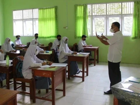 Komisi X DPR Usulkan Semua Guru Diangkat PNS usai Kebijakan Penghapusan Guru Honorer