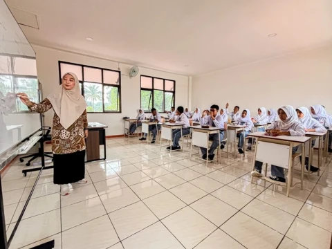 Biaya Mobilitas Jadi Beban, Pengamat: Guru Butuh Transportasi Layak