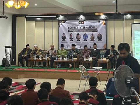 IAID Darussalam Martapura Bahas Transformasi Digital Bisnis Islam di Seminar Internasional