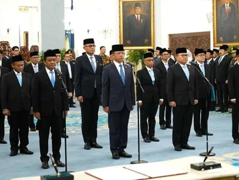 Prabowo Lantik Dudung Jadi Menko Polkam, Listyo Sigit KSP, dan Geser Sejumlah Menteri