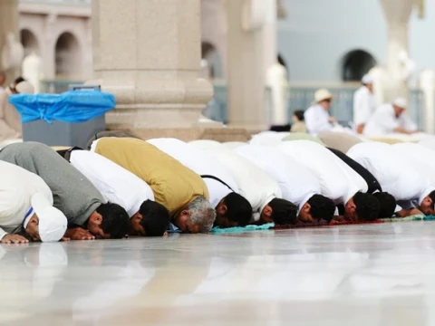 Panduan Lengkap Shalat Idul Fitri Disertai Niat Dan Bacaan Di Sela-sela ...