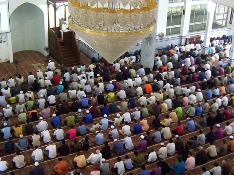 Bacaan Bilal Shalat Idul Fitri, Dilengkapi Arab, Latin, dan Artinya