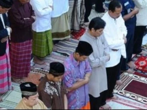 Niat Shalat Witir Lengkap: Arab, Latin, dan Terjemahnya