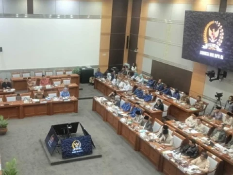Tindak Lanjuti Putusan MK, DPR Kawal Pemisahan Anggaran Pendidikan MBG di APBN 2027