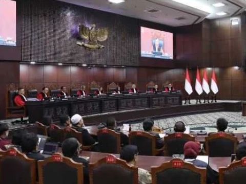 Dicecar Hakim MK, KPU Akui Tak Datangi Kemendikbudristek untuk Verifikasi Pendidikan Gibran