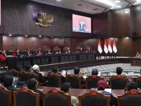 Di MK, Pemohon Uji Frasa 'Sekolah Lain yang Sederajat' untuk Syarat Capres-Cawapres