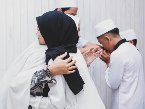 Islam Larang Keras Putus Hubungan Keluarga, Lebaran Momen Tepat Menyambungnya