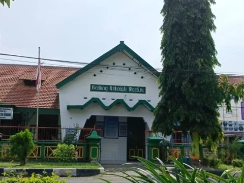 Di Balik Stigma, SMA Kartini Rembang Berupaya Bangkitkan Minat Lulusan