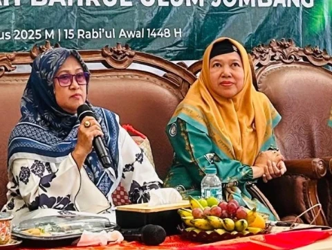 Tabarukan Muktamar Ke-35 NU, Prof Arikhah Soroti Peran Kiai dan Bu Nyai sebagai Teladan Generasi Pesantren