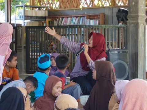 Taman Baca Mahanani Kediri, Hidupkan Literasi bagi Anak-Anak