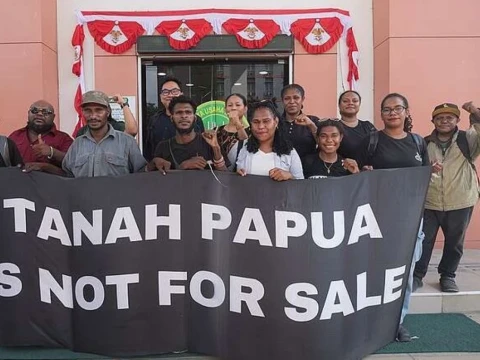 Hutan Papua Terancam, Jalan PSN 135 Km Dinilai Abaikan Krisis Iklim