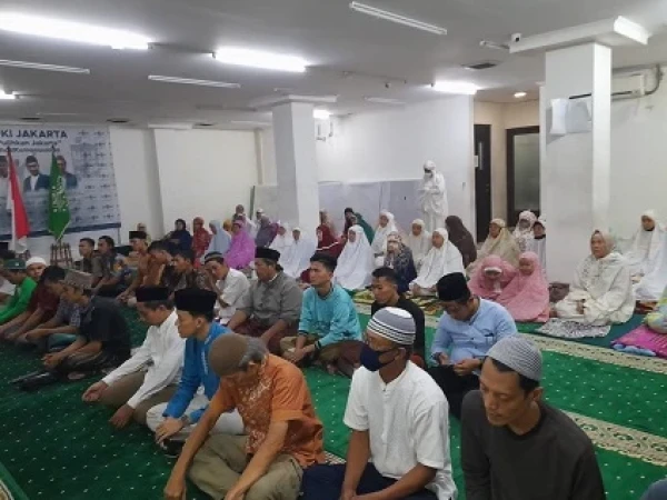 Rutin Gelar Tarawih Berjamaah, LD PWNU Jakarta Sediakan Kultum Bermuatan Pesan Damai