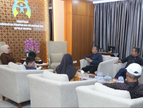 Temui Korban Kebakaran di Lombok Tengah, Menteri PPPA Nyatakan Kepastian Pemenuhan Hak dan Perlindungan Terpenuhi