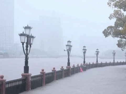 Cuaca Ekstrem Melanda, Jutaan Warga Tiongkok Hadapi Terjangan Topan Muifa