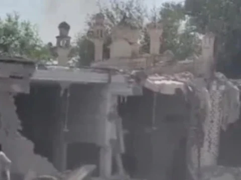 Bom Bunuh Diri Meledak di Masjid Kohat Pakistan, 21 Tewas saat Shalat Jumat