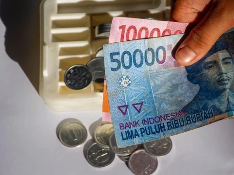 Cerita Anak Kos Menghadapi Tanggal Tua: Menahan Belanja hingga Masak Sendiri