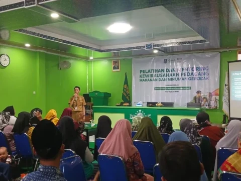 NU Care-LAZISNU Adakan Pelatihan UMKM dan Salurkan Modal Usaha di Kota Tegal