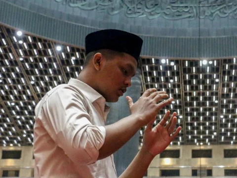 Mengirim Al-Fatihah kepada Nabi Sebelum Shalat, Bolehkah?