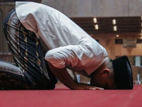 Khutbah Jumat: Tanda Shalat Kita Diterima