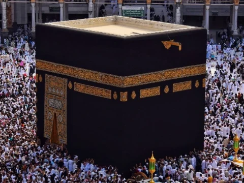 Khutbah Jumat: Tanda-tanda Haji Mabrur dalam Kehidupan Sosial dan Keagamaan