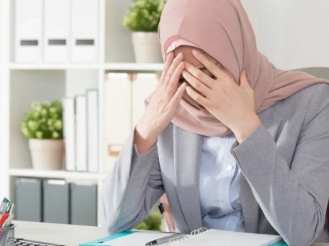 Istri Bekerja dan Suami Mengurus Rumah: Bolehkah dalam Islam?