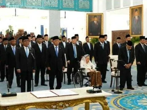 Prabowo Lantik 26 Wantimpres, Nyai Sinta Nuriyah Jadi Satu-satunya Perempuan