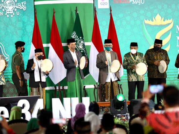 Tabuh Rebana, Presiden Jokowi Resmi Buka Muktamar Ke-34 NU