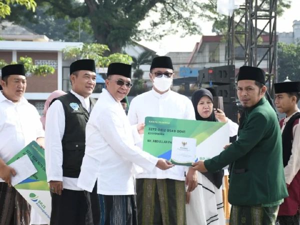 Hari Santri Nasional, Rais Syuriah PCNU Kota Sukabumi Terima Penghargaan dari Pemkot