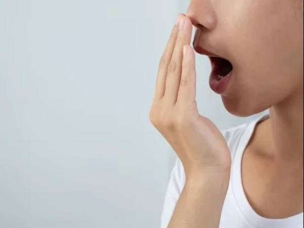 5 Cara Jitu Hilangkan Bau Mulut saat Berpuasa