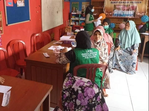 Gandeng LKNU Cianjur, Alumni Qudsiyyah Jabodetabek Gelar Layanan Kesehatan Gratis