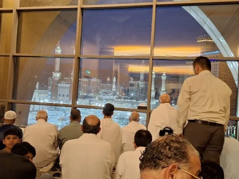 Hukum Shalat di Hotel Berjamaah dengan Imam di Masjidil Haram