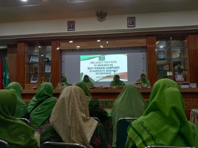 Berharap Istiqamah Ngabdi di NU, Muslimat Way Kanan Lampung Ziarah Wali Songo dan Studi Banding ke Sidoarjo