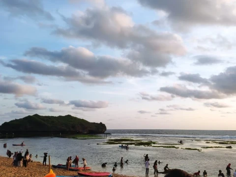 Liburan di Jogja: Nikmati Kesejukan Gunung, Keindahan Pantai, hingga Kesejarahan