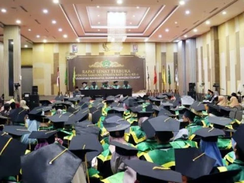 Wisuda Unugha Cilacap, Alumni Didorong Optimistis Dakwahkan Ilmunya