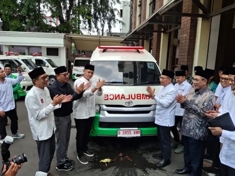 Melalui PBNU, YANMU Salurkan 11 Ambulans dan 1.000 Al-Quran untuk PWNU dan PCNU