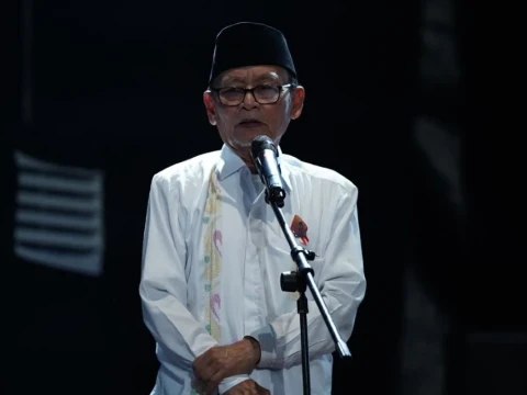 Lewat Syair, Zawawi Imron Sebut Pahlawan menurut Gus Dur Tidak Hanya Guru, tapi Juga Petani dan Nelayan