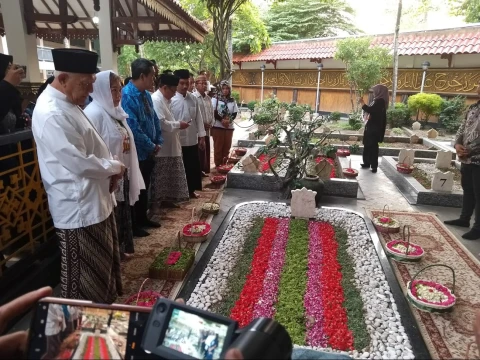 Haul Ke-14, Makam Gus Dur Diziarahi Sejumlah Tokoh Lintas Agama