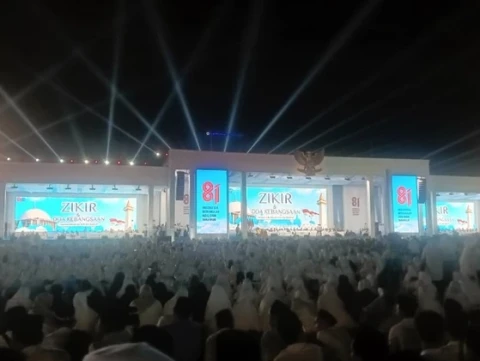 Ratusan Ribu Warga Padati Monas dalam Zikir dan Doa Kebangsaan, Mayoritas Datang dari Luar Jakarta